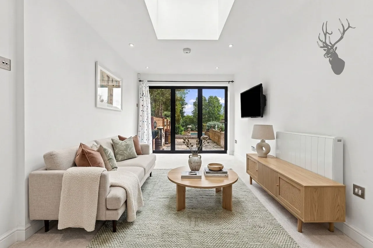 Bury Road, London, E4, photo 38