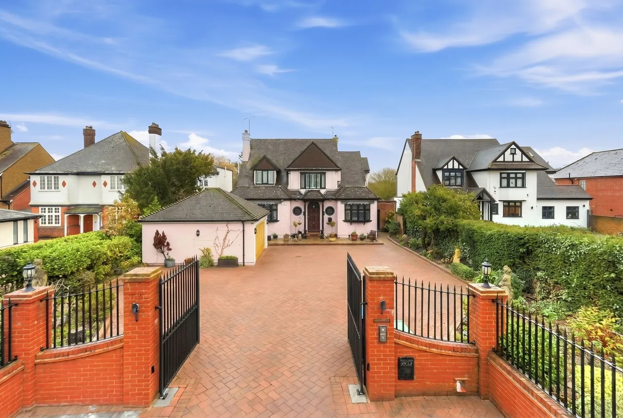5 bed house for sale, Bury Road, London, E4