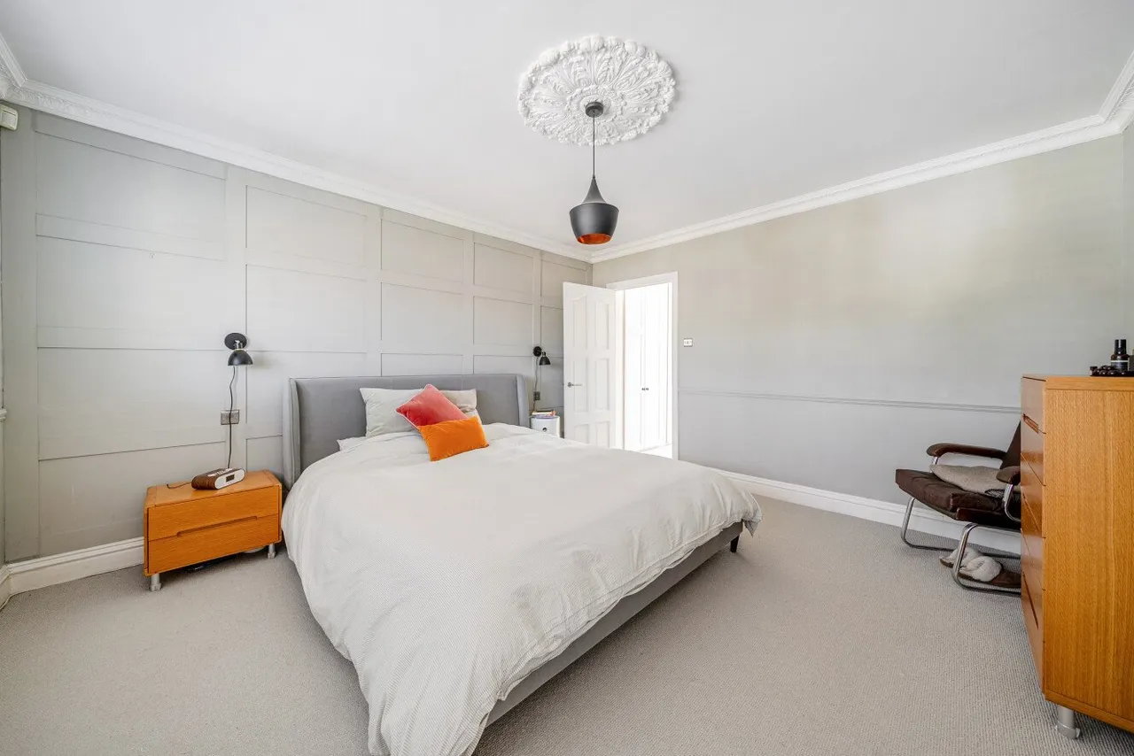 Robin Hood Lane, Kingston Vale, SW15, photo 5