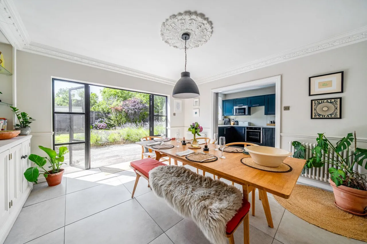 5 bed house for sale — Robin Hood Lane, Kingston Vale, SW15