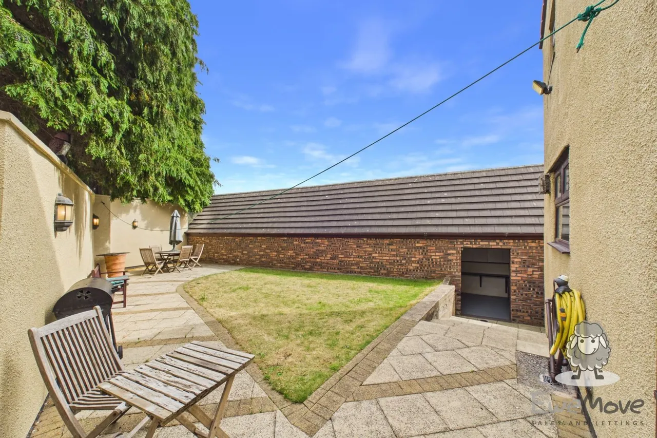 Cowley Hill Lane, St. Helens, WA10, photo 20