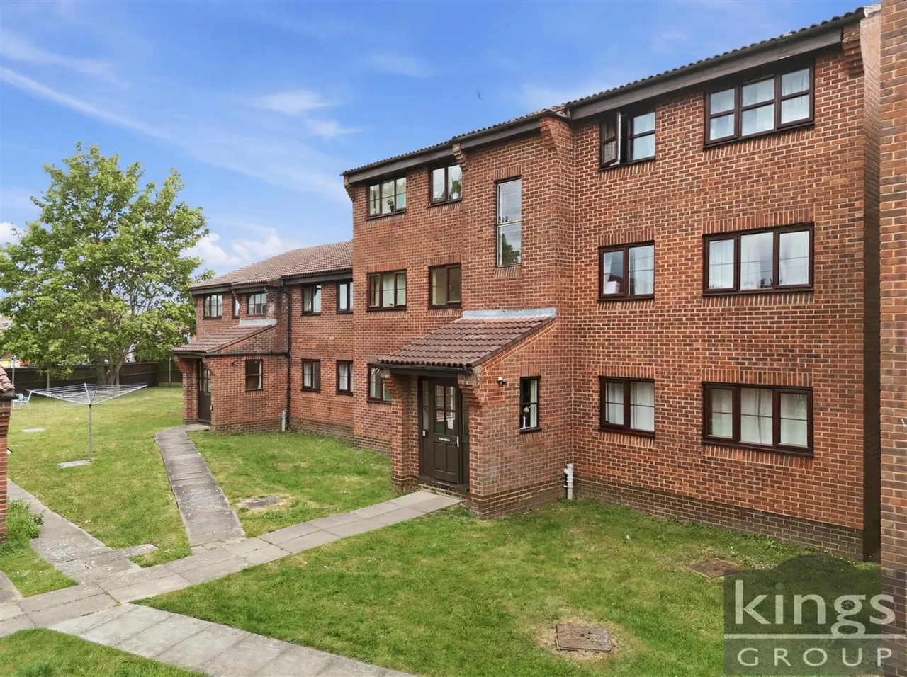 2 bed flat for sale, Clematis Tye, Chelmsford