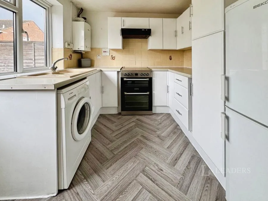 Beech Road, Horsham, RH12, photo 4
