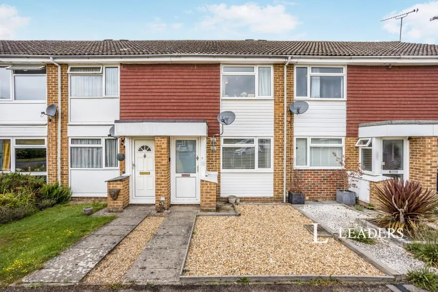 2 bed house to rent, Beech Road, Horsham, RH12