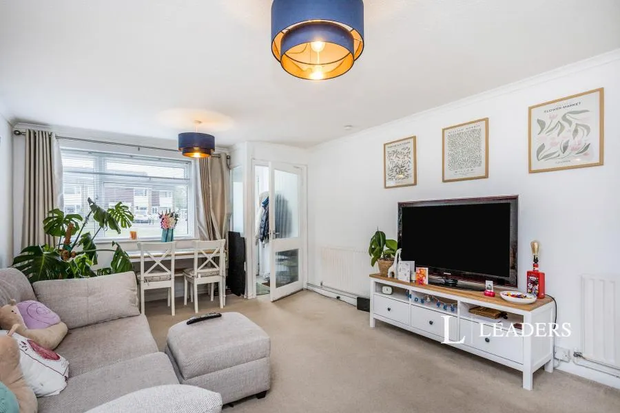 Beech Road, Horsham, RH12, photo 2