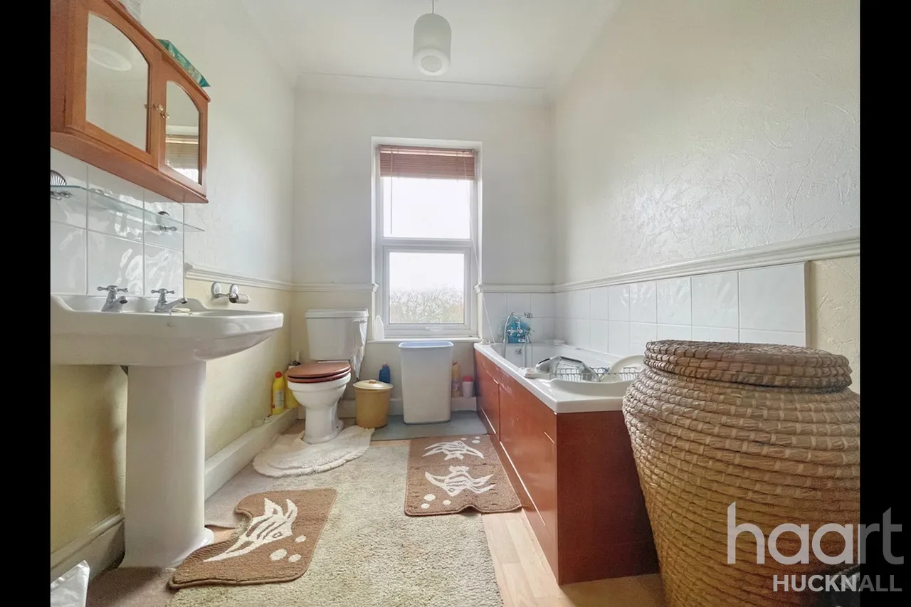 Montague Road, Nottingham, NG15, photo 13