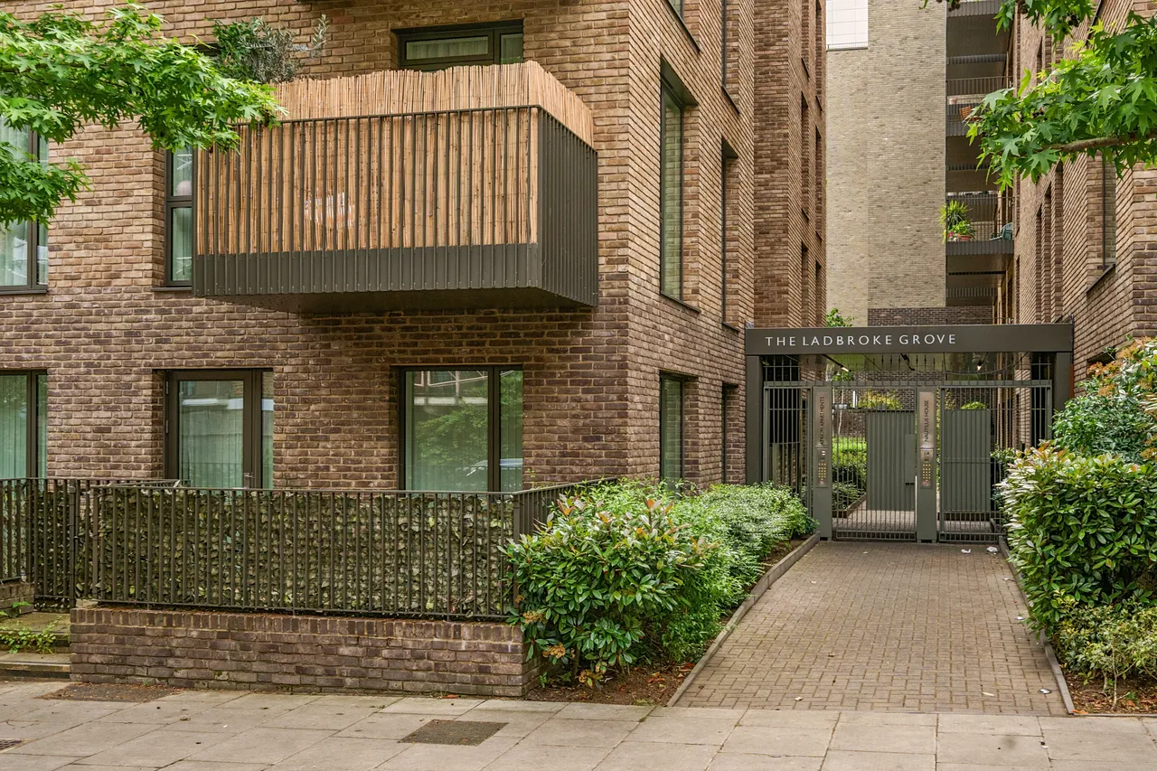 Atrium Apartments, West Row, London, W10, photo 2