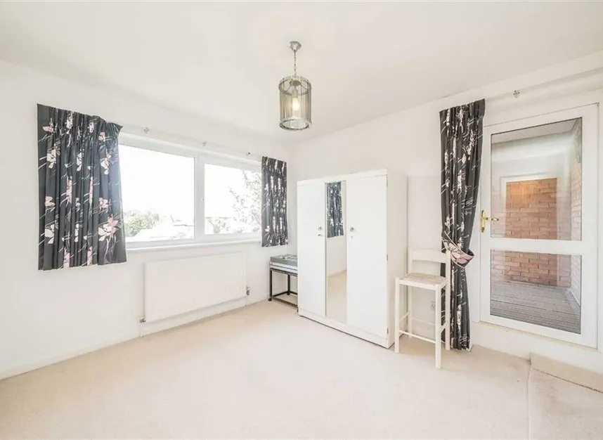 Colnebridge Close, Staines-Upon-Thames, TW18, photo 6