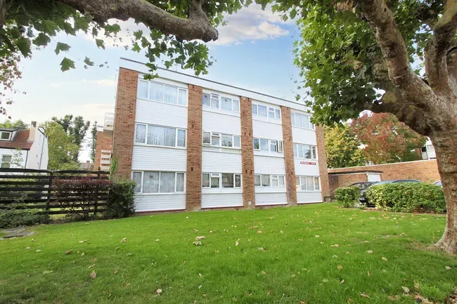 1 bed property for sale — Broadmead Road, Woodford Green, IG8