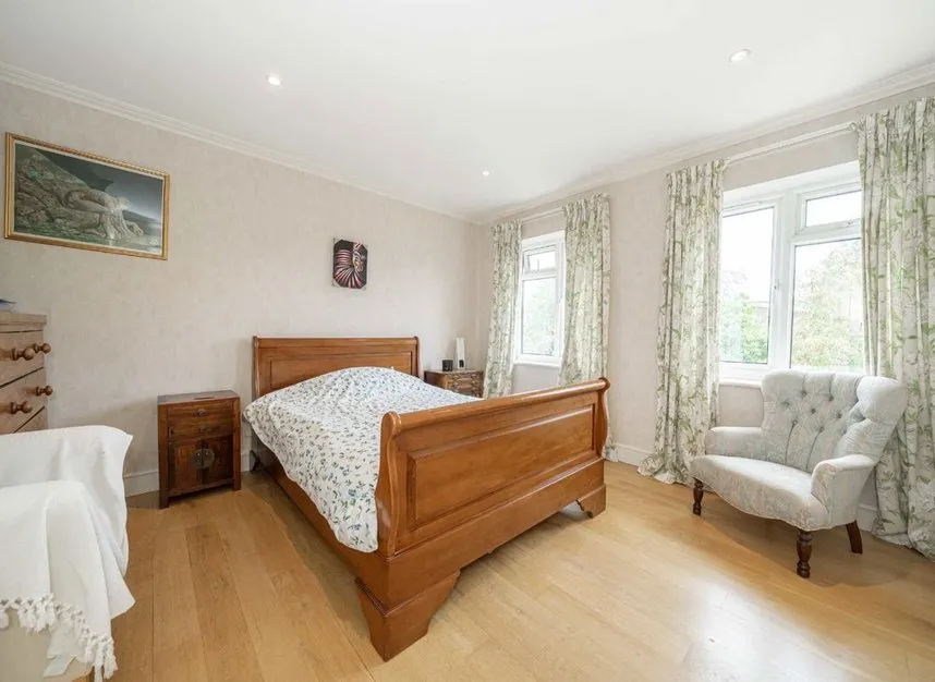 Springfield Grove, Sunbury-On-Thames, TW16, photo 6