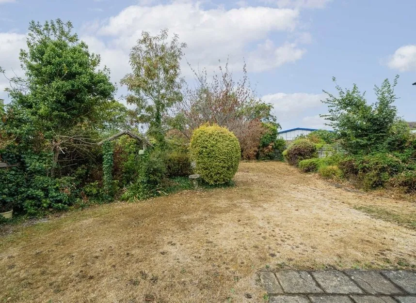 Springfield Grove, Sunbury-On-Thames, TW16, photo 10