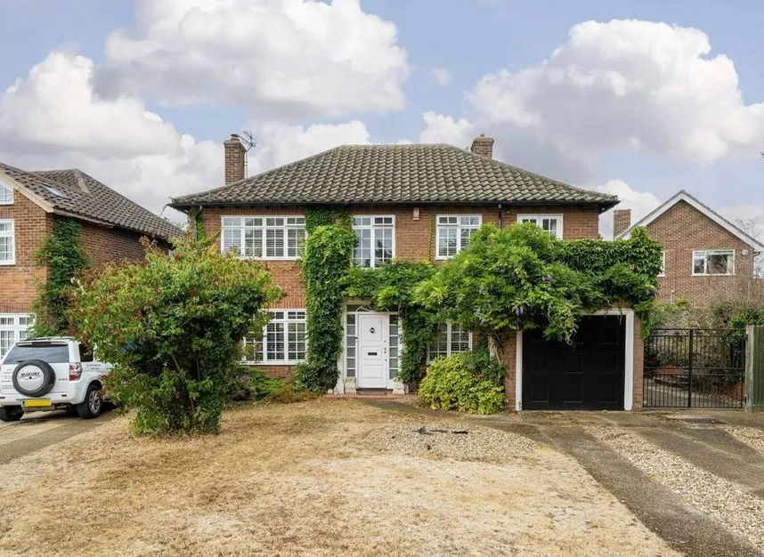 4 bed house for sale, Springfield Grove, Sunbury-On-Thames, TW16