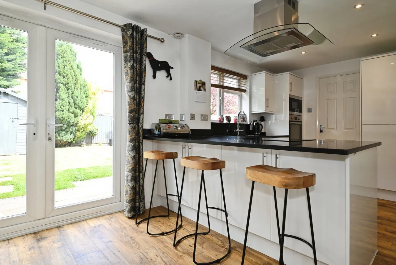 4 bed house for sale, Fox Leigh, High Wycombe, HP11