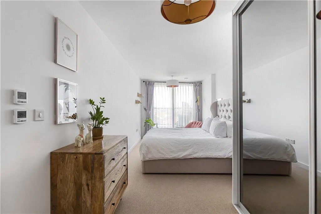The Highway, London, E1W, photo 10