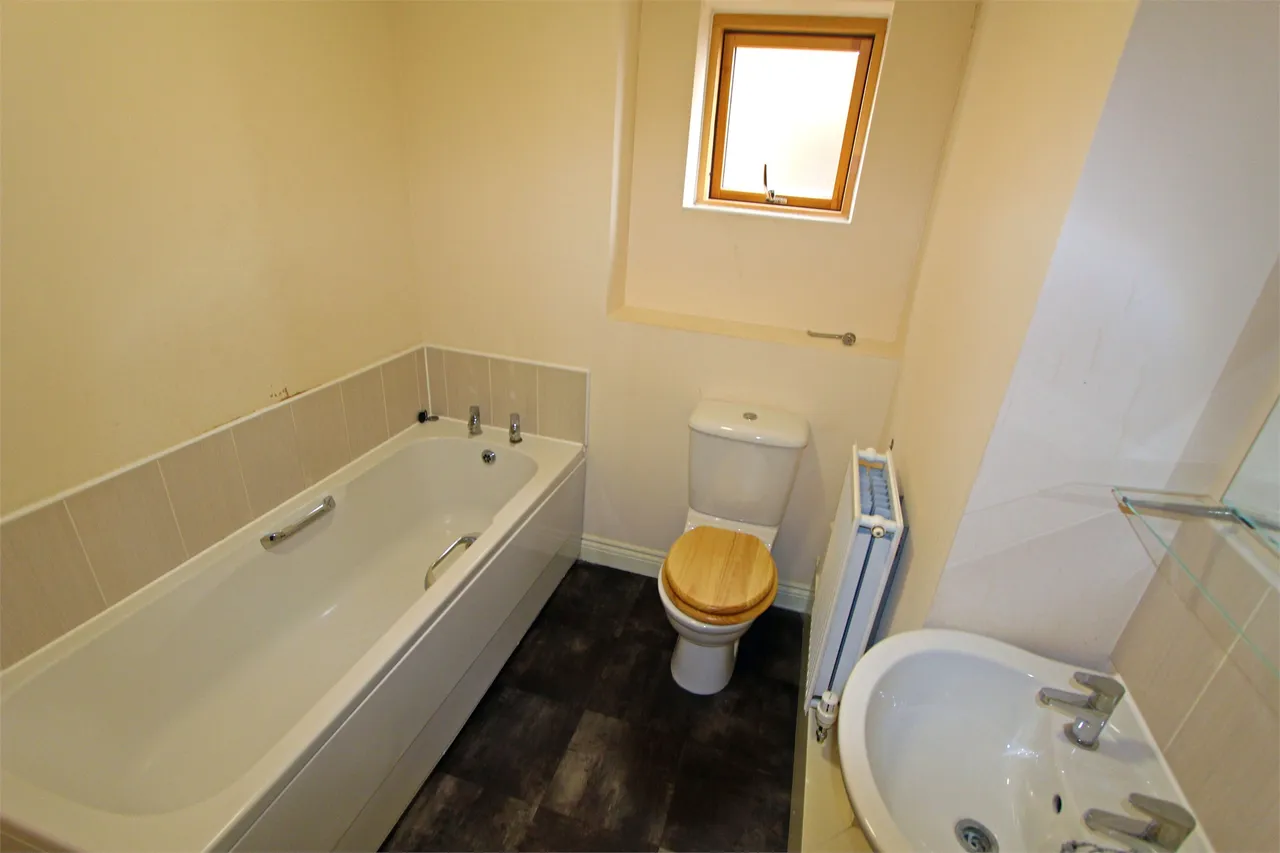 Countess Way, Broughton, MK10, photo 4