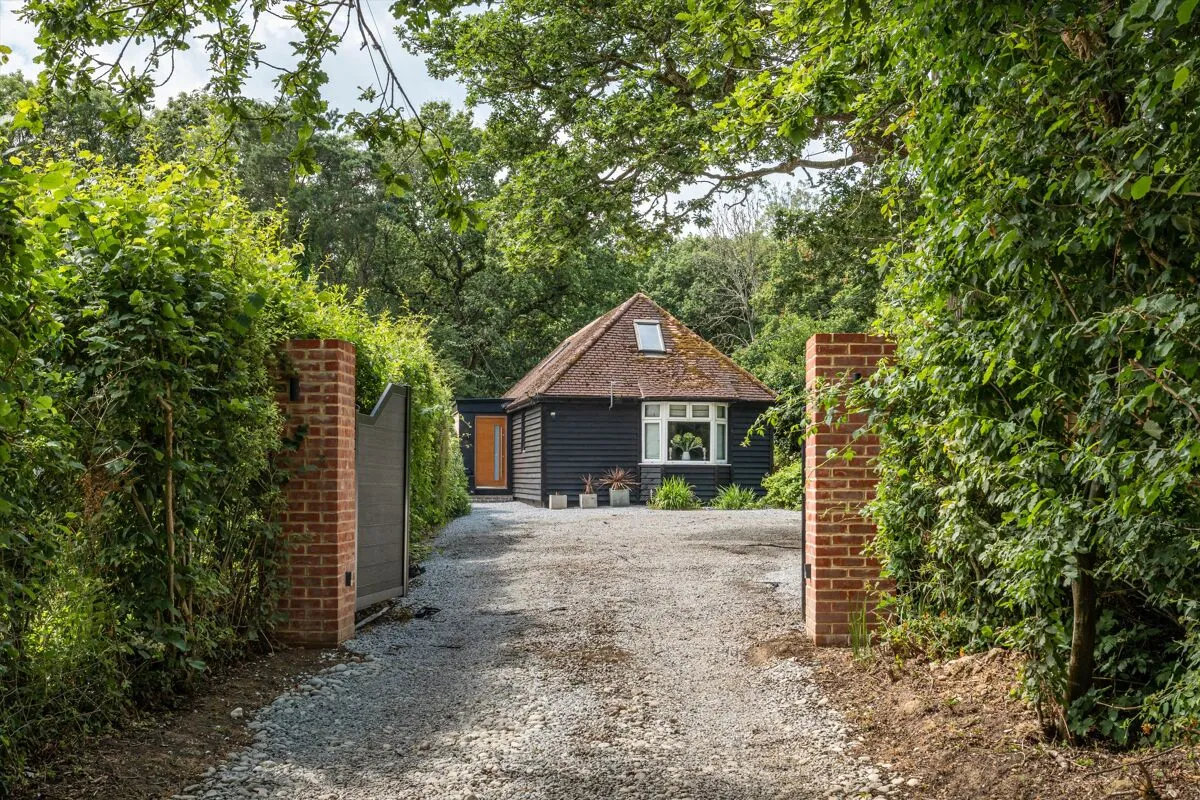 Horsham Lane, Ewhurst, GU6, photo 3