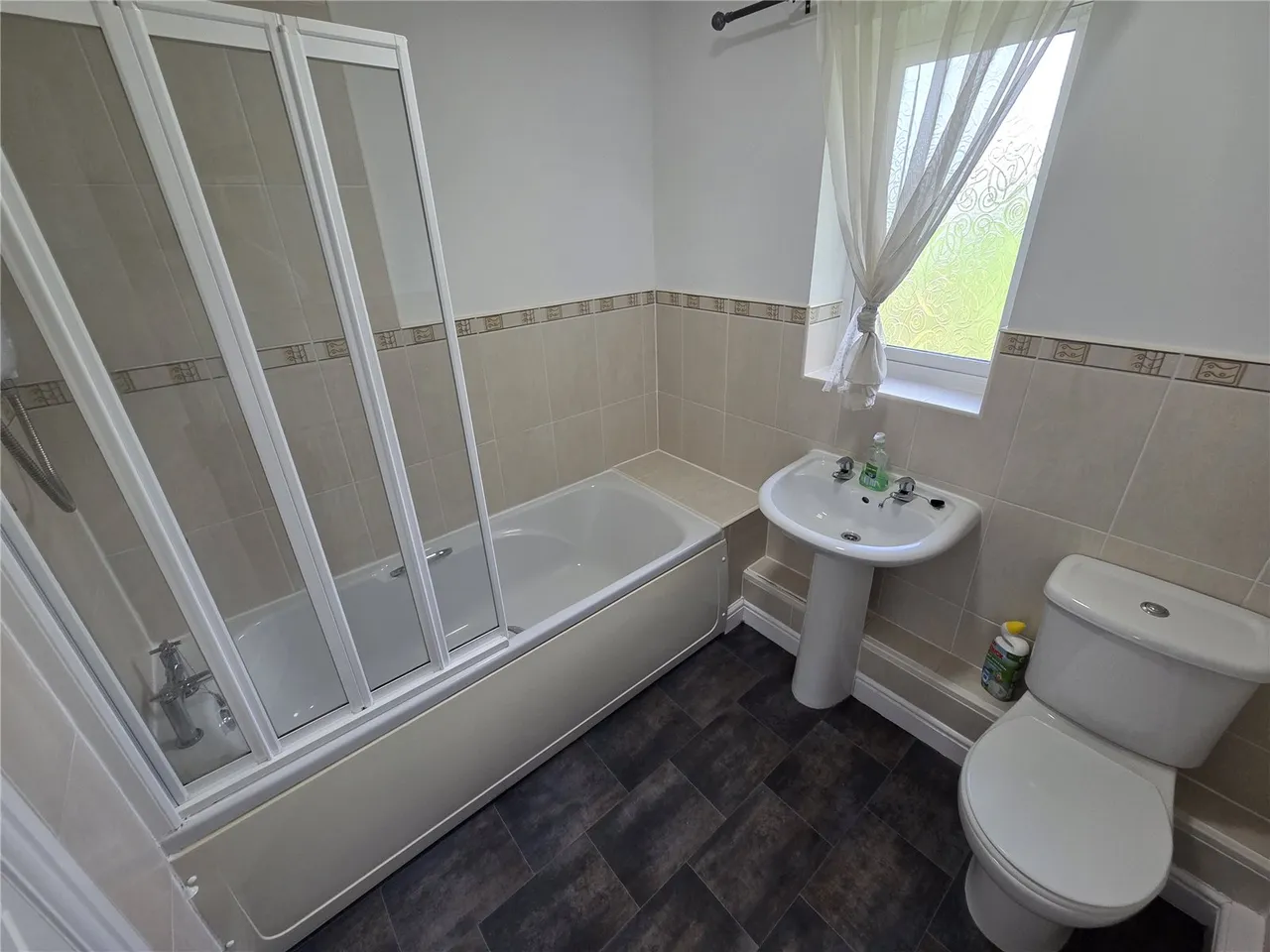 Longcroft, Weston Rhyn, photo 12