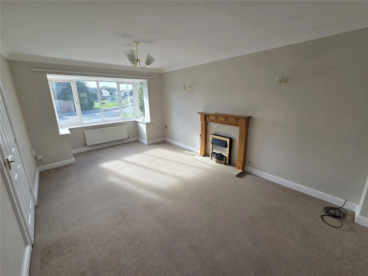 Longcroft, Weston Rhyn, photo 2