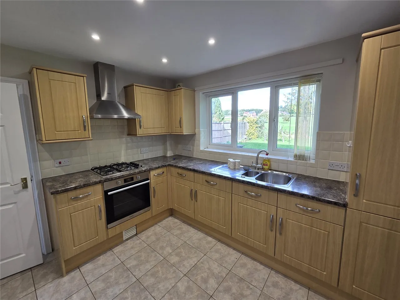 Longcroft, Weston Rhyn, photo 3