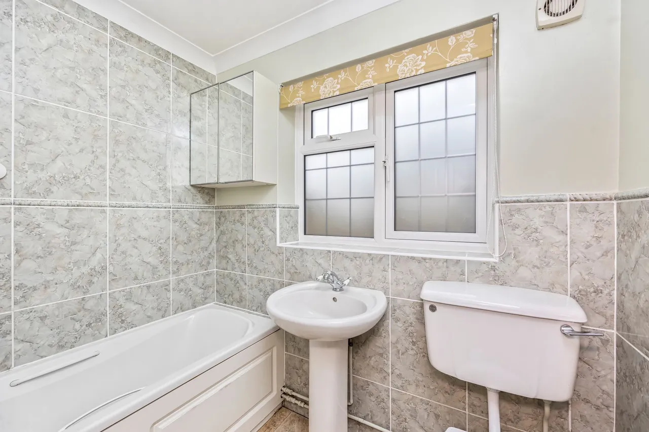 The Rise, Partridge Green, RH13, photo 14