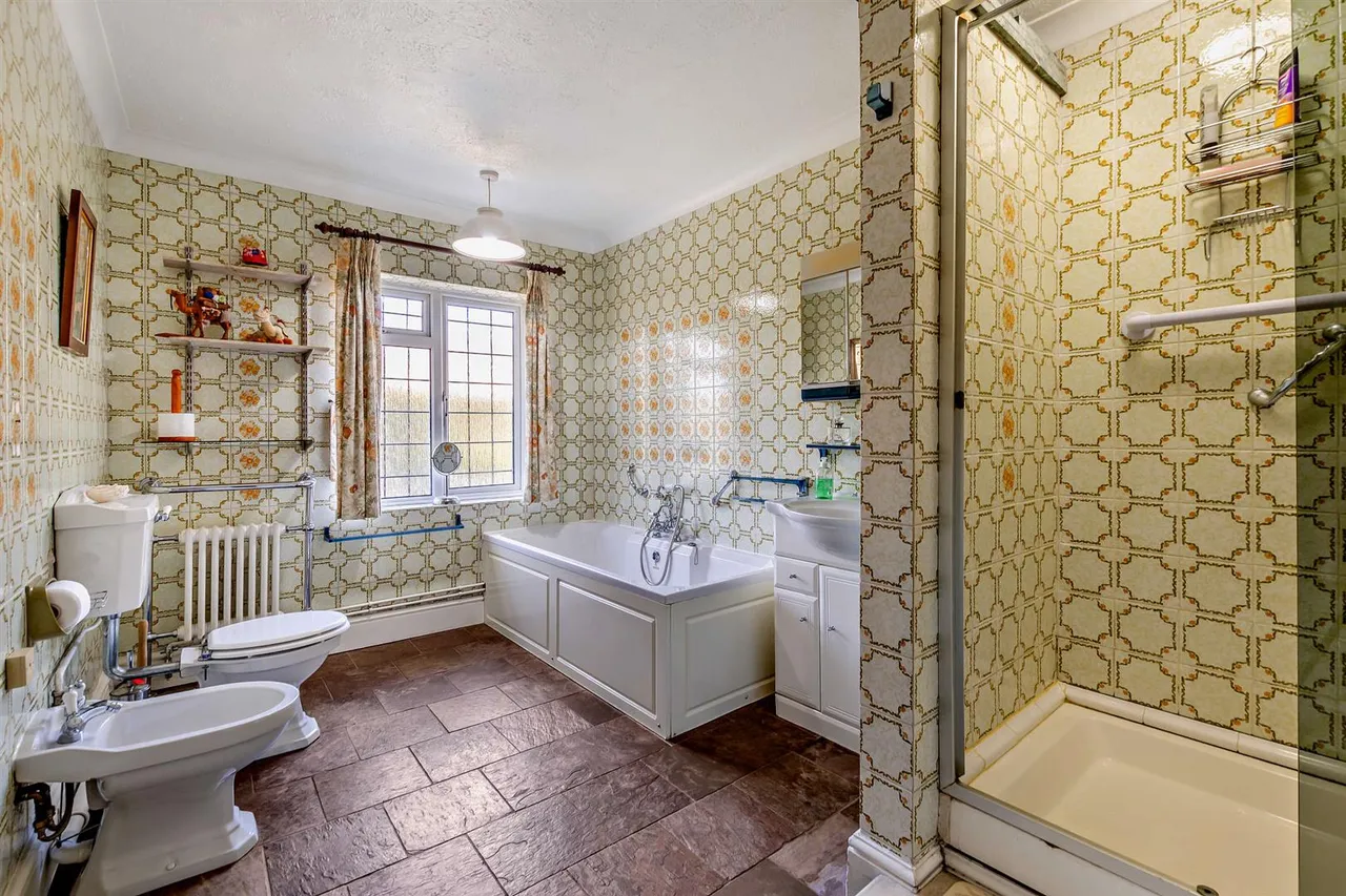 Ashford Road, Weavering, photo 17