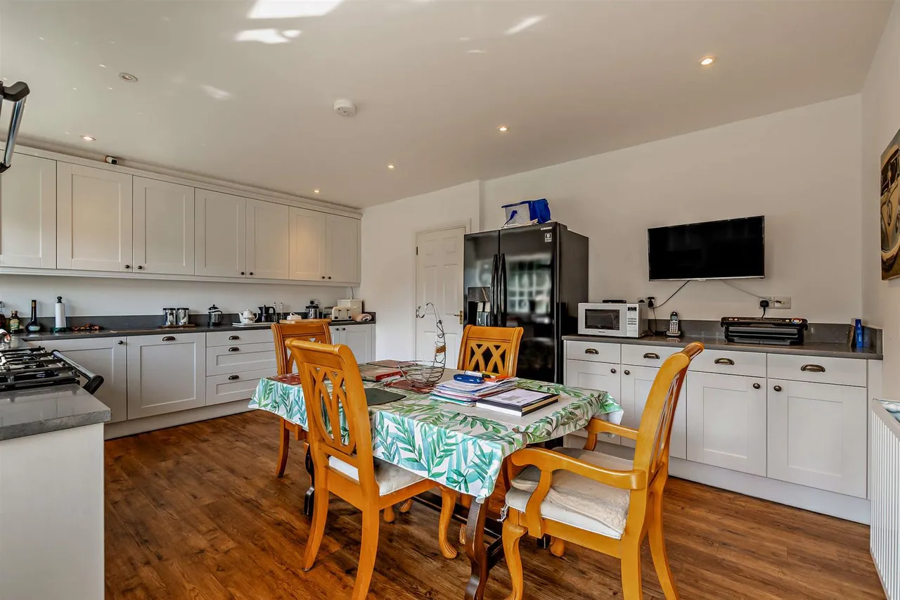 Ashford Road, Weavering, photo 6