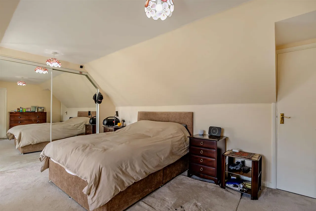 Ashford Road, Weavering, photo 12