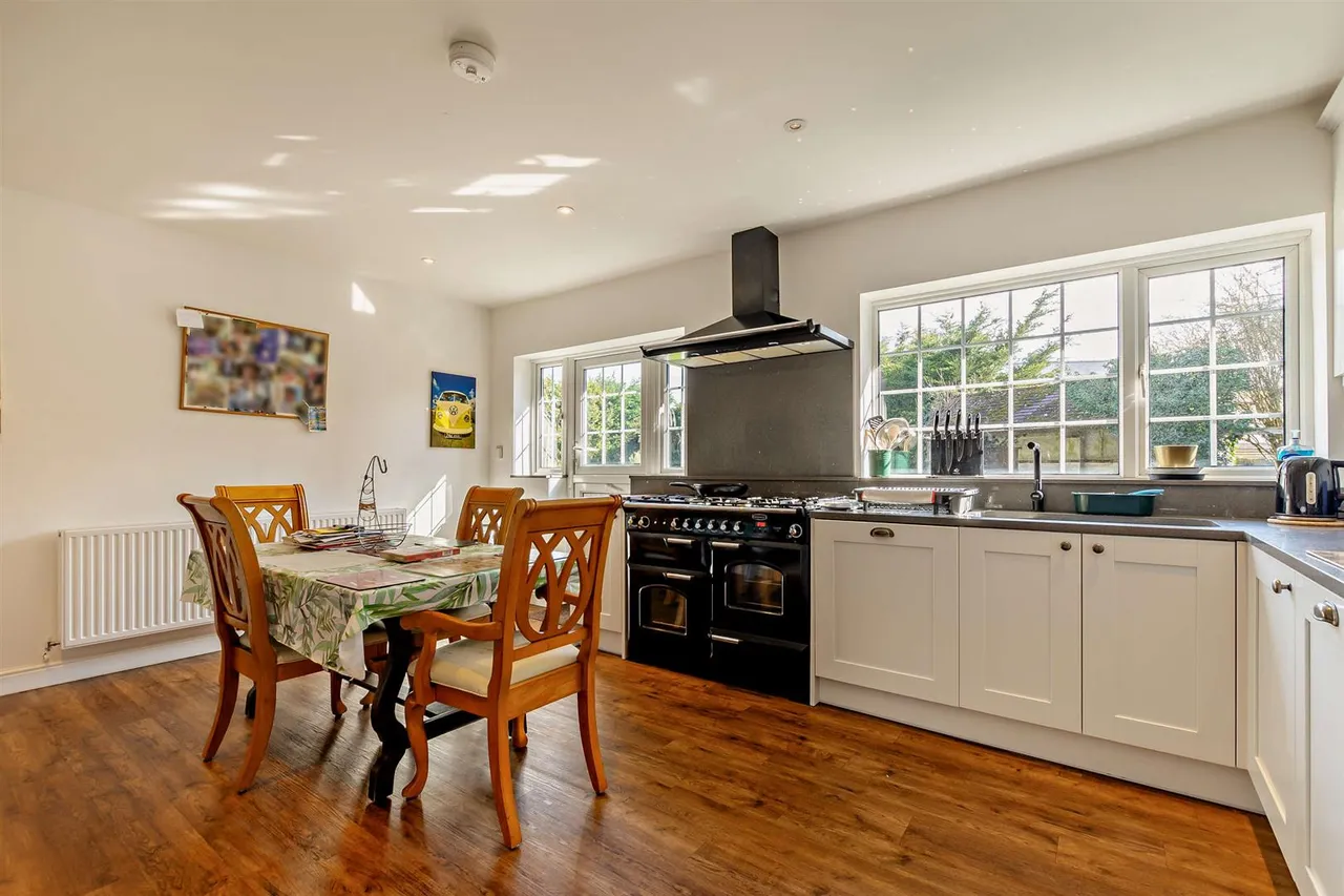Ashford Road, Weavering, photo 2