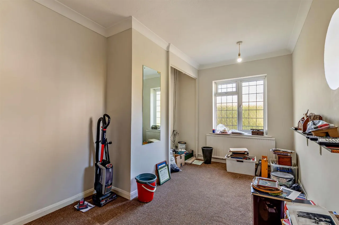 Ashford Road, Weavering, photo 16