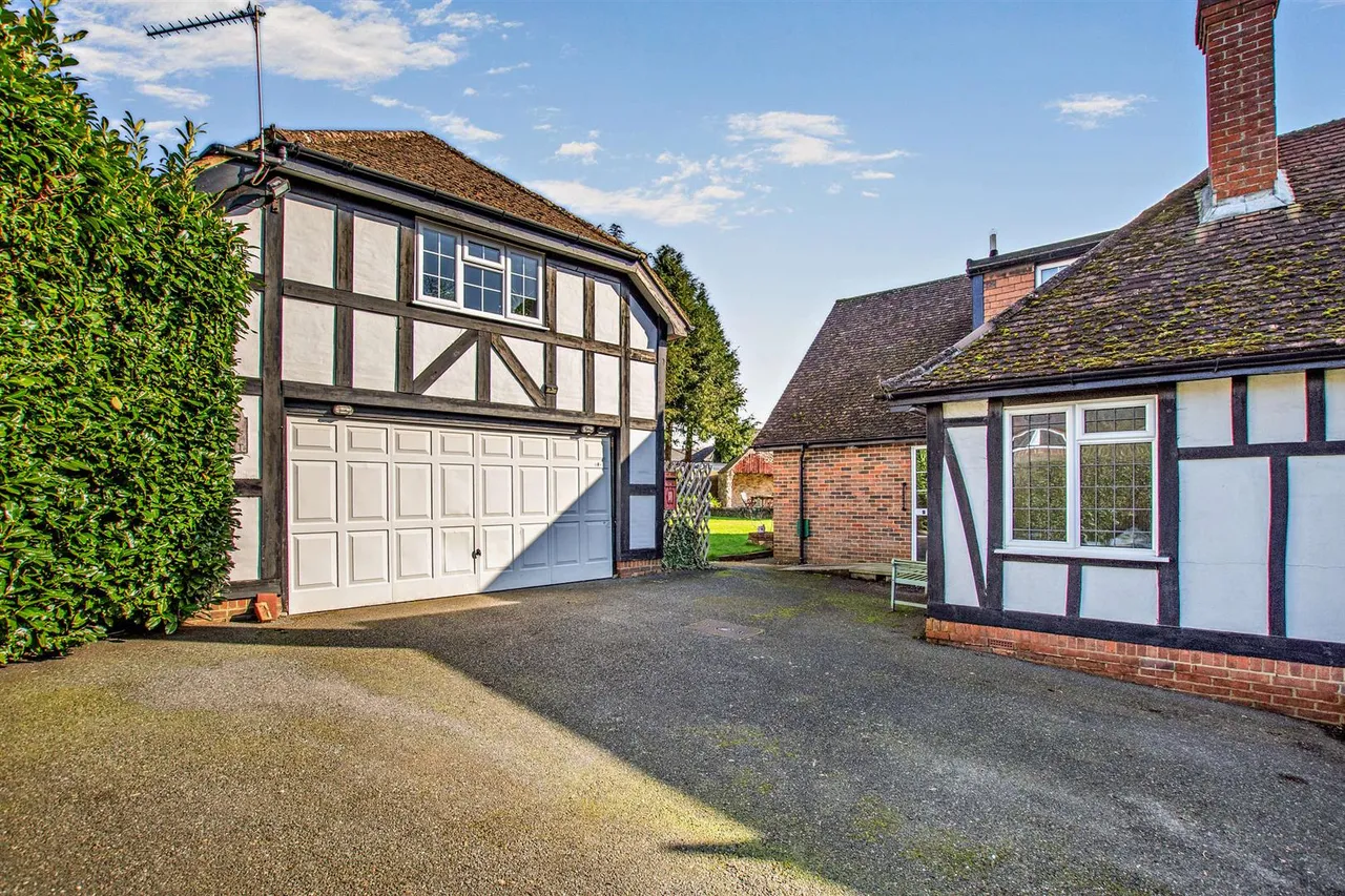 Ashford Road, Weavering, photo 26