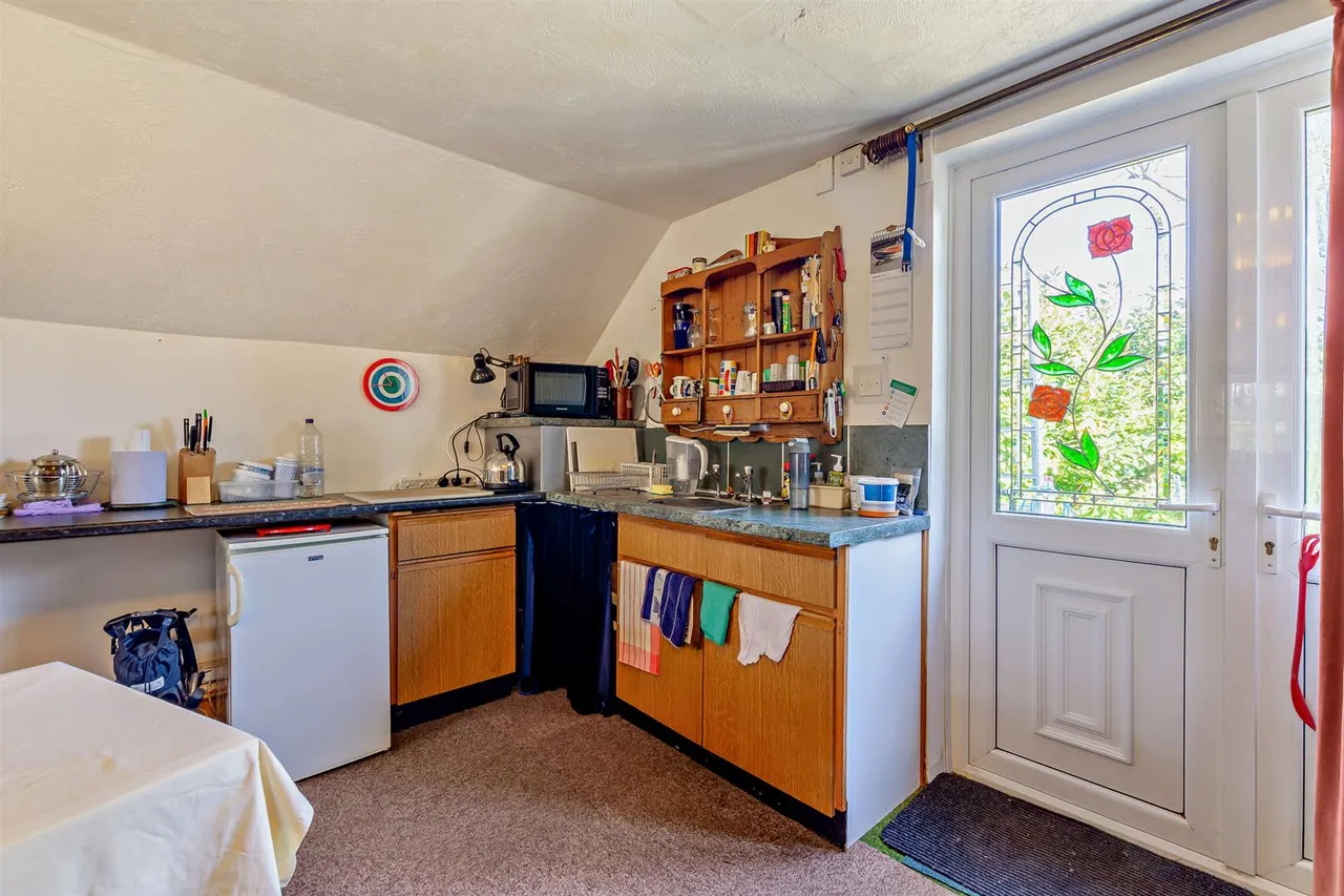 Ashford Road, Weavering, photo 21
