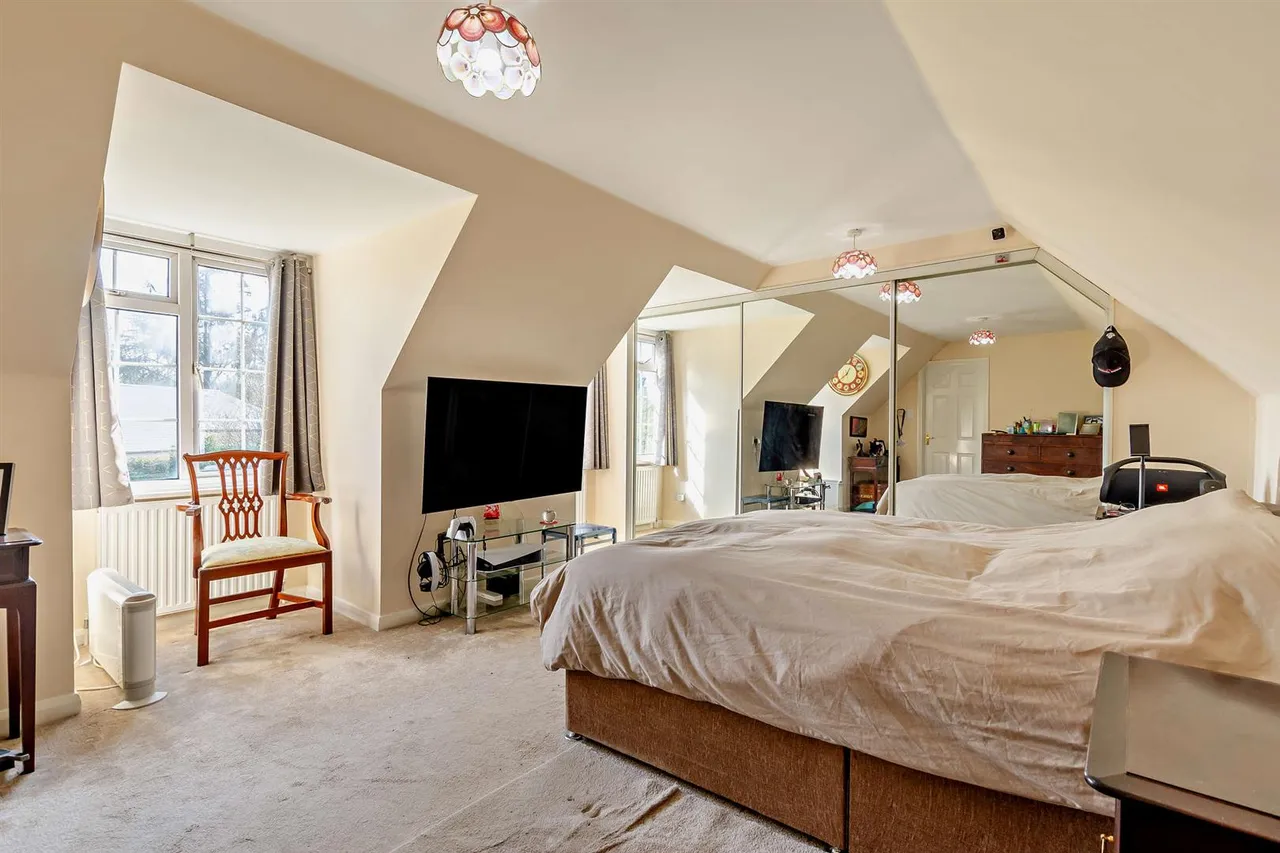 Ashford Road, Weavering, photo 11