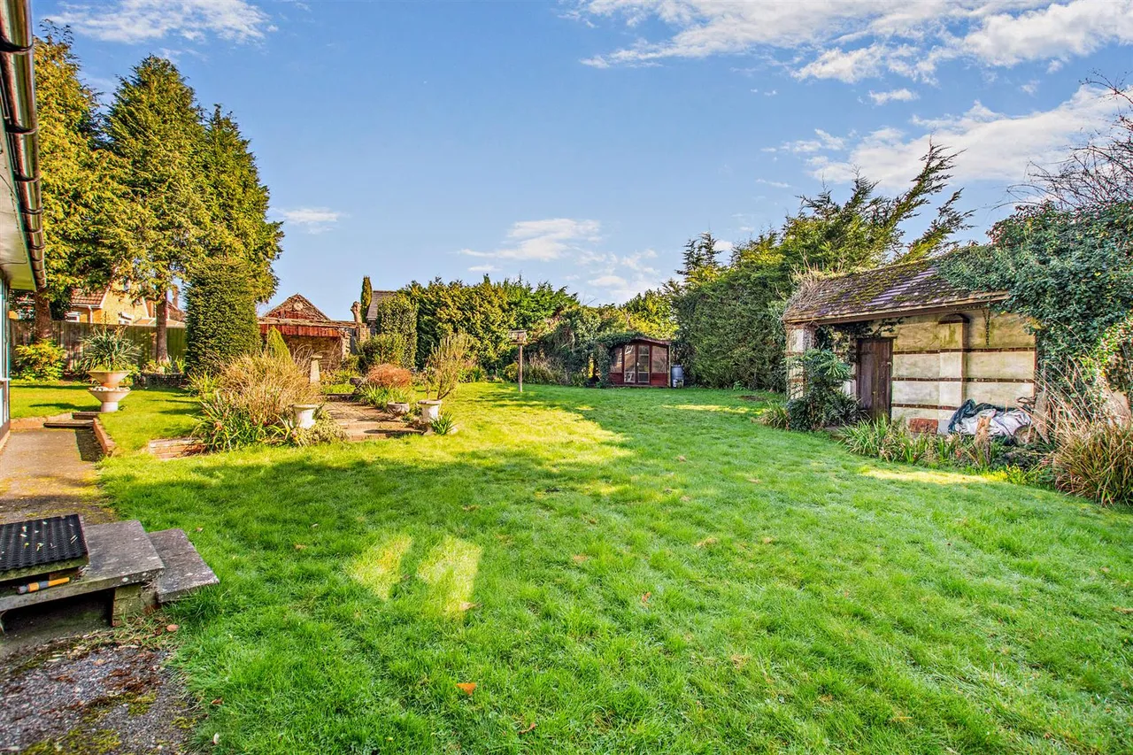 Ashford Road, Weavering, photo 23