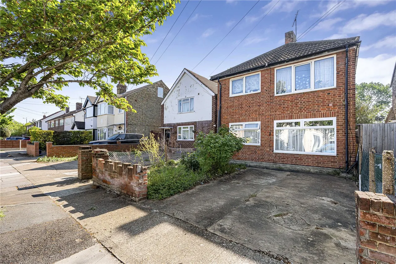 2 bed flat for sale, Curtis Road, Whitton, TW4