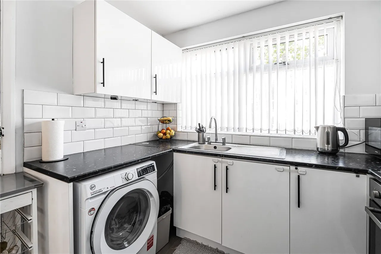 Curtis Road, Whitton, TW4, photo 11