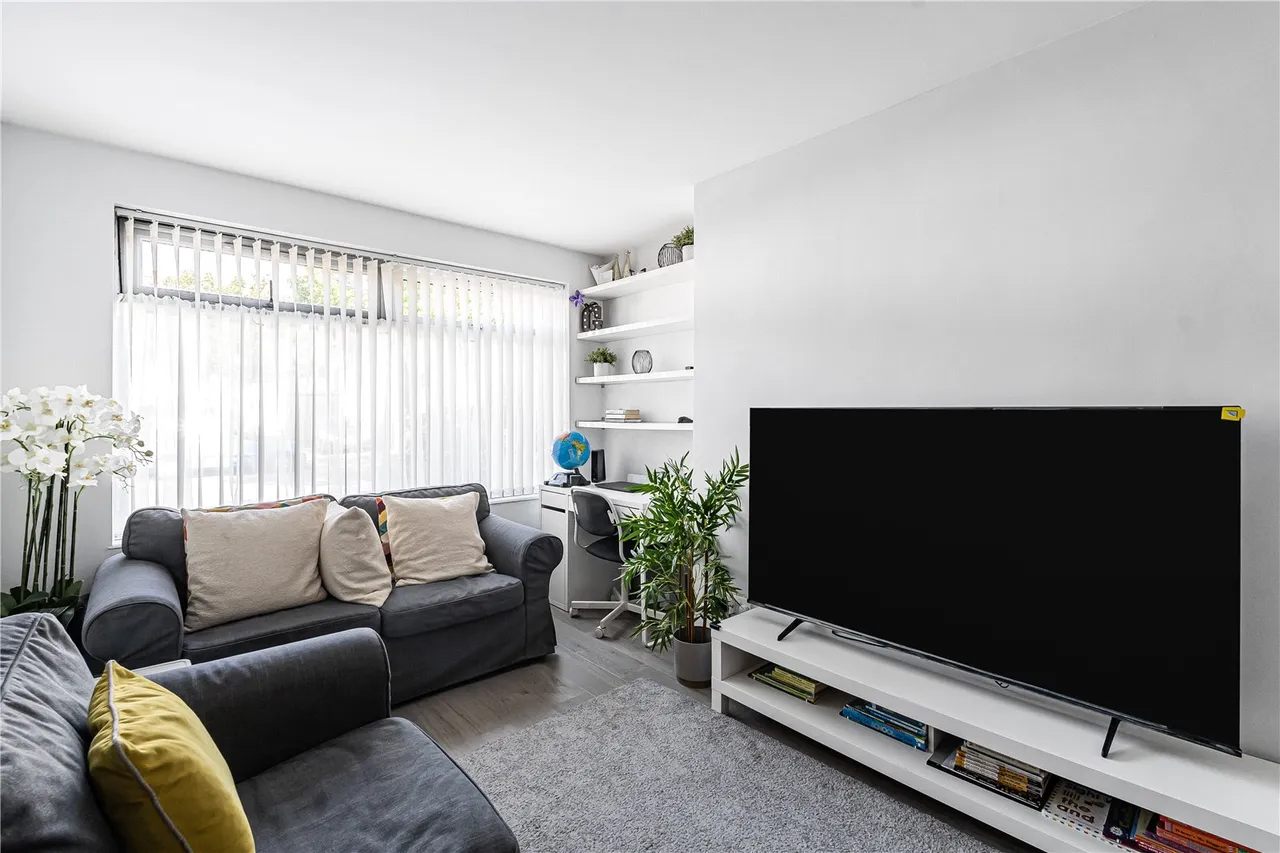 Curtis Road, Whitton, TW4, photo 9