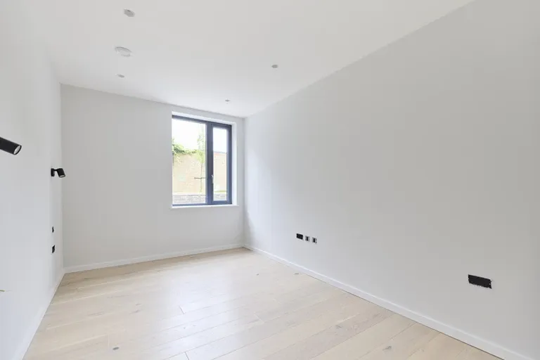 Coverdale Road, Willesden Green, NW2 4BE, photo 12