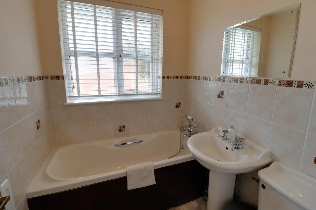 Buckley Close, Middlewich, photo 12