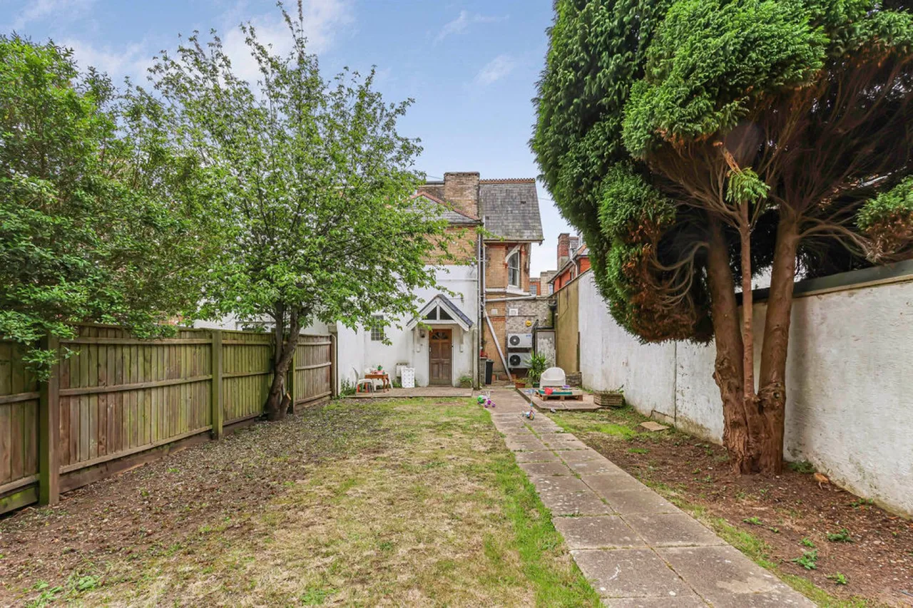 3 bed flat for sale — Haviland Road, Bournemouth