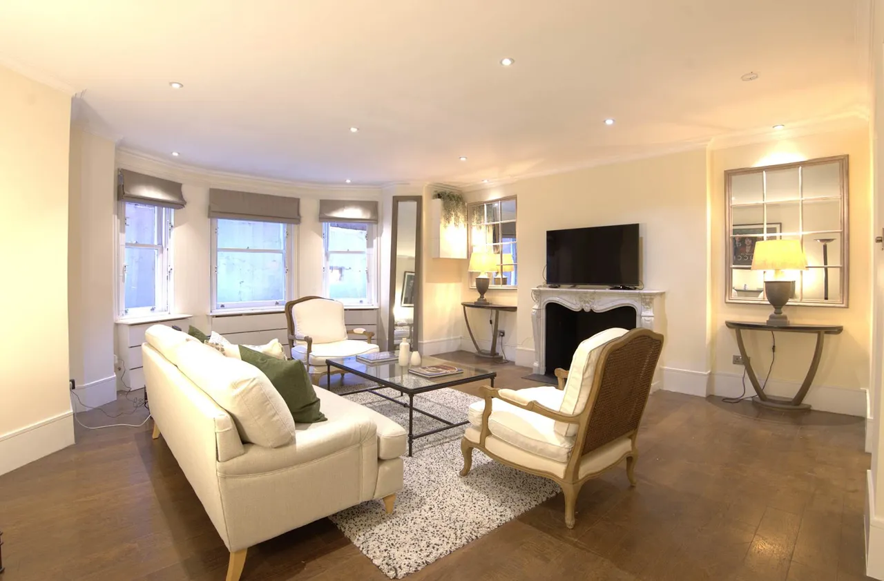 3 bed flat to rent — Cadogan Square, London, SW1X 0HZ
