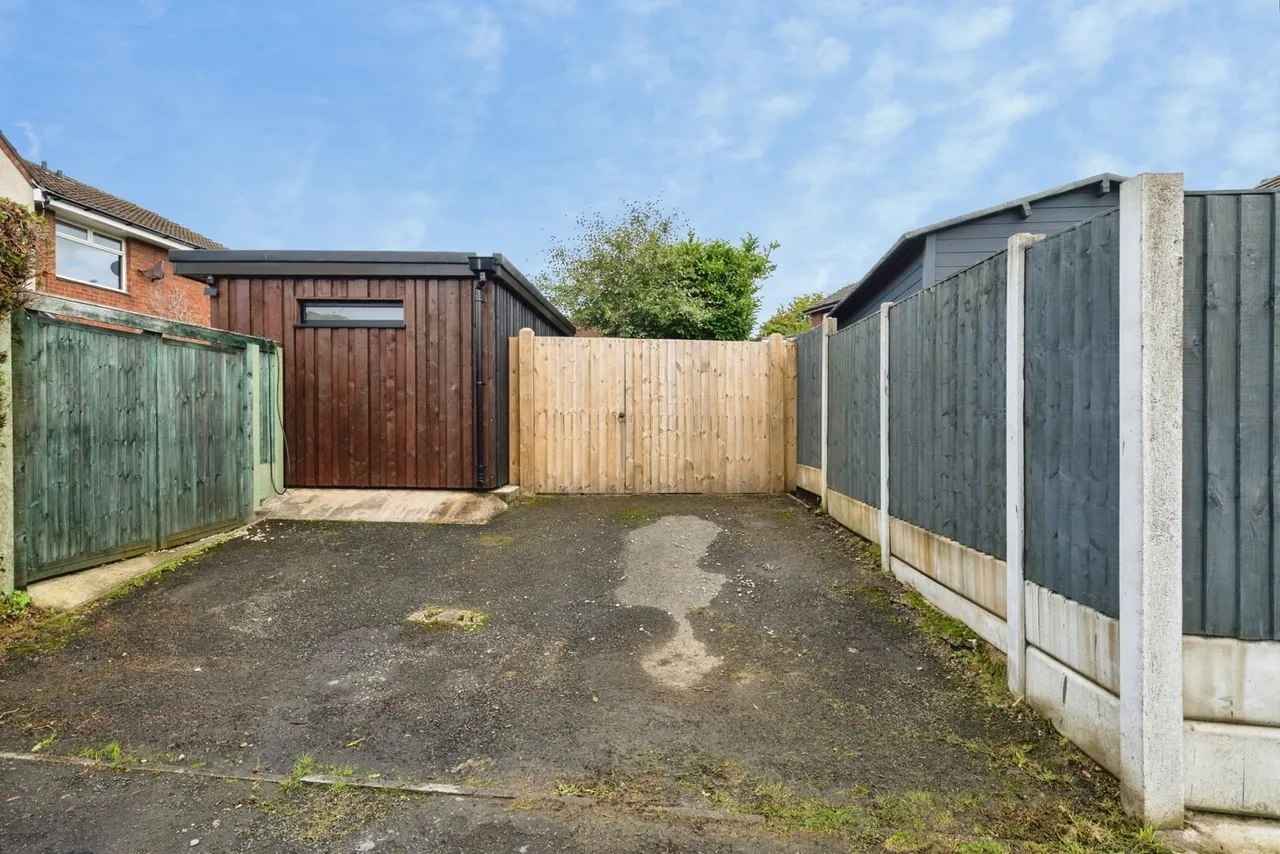 Westbury Close, Bolton, BL5, photo 17