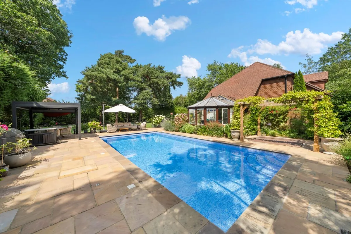 Queensgate, Cobham, KT11, photo 37