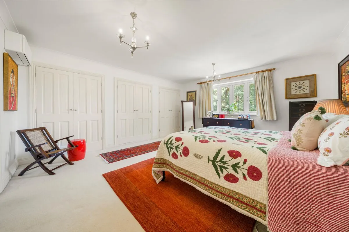 Queensgate, Cobham, KT11, photo 22