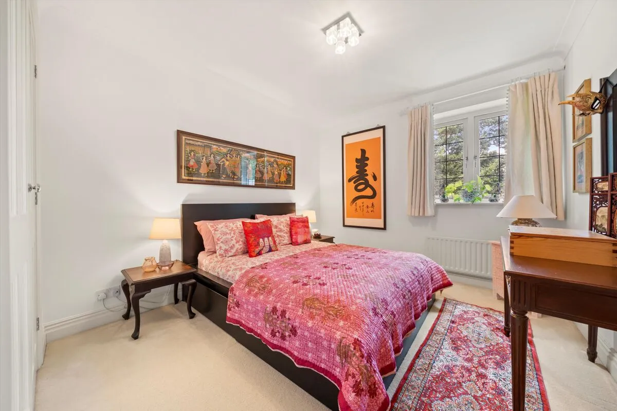 Queensgate, Cobham, KT11, photo 23