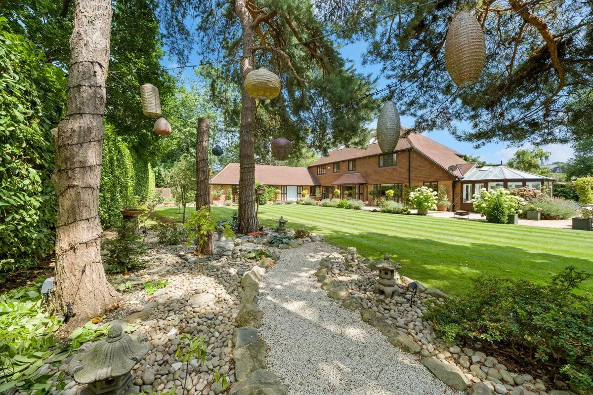 Queensgate, Cobham, KT11, photo 35