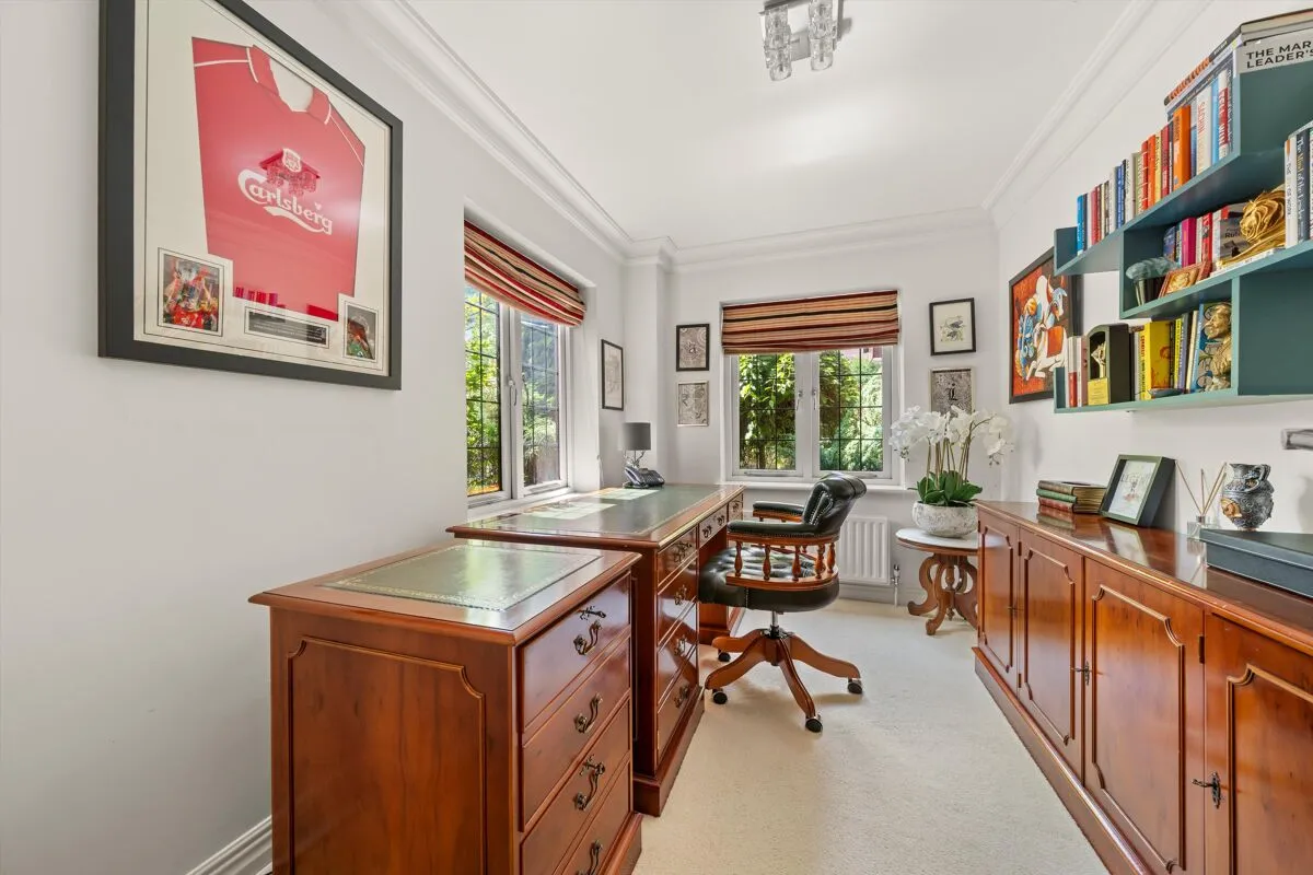 Queensgate, Cobham, KT11, photo 11