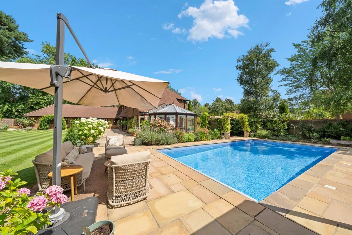 Queensgate, Cobham, KT11, photo 31