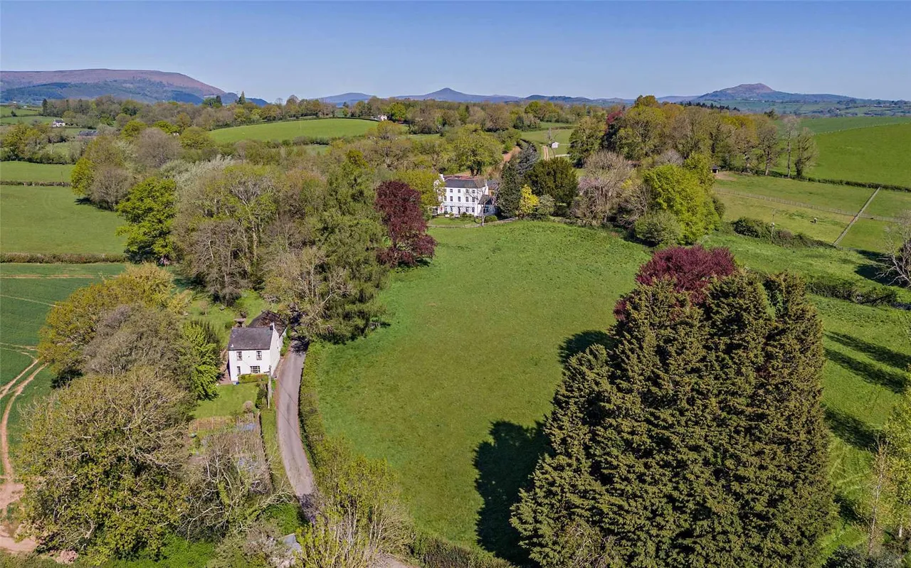 Llanvair Kilgeddin, Abergavenny, NP7, photo 2