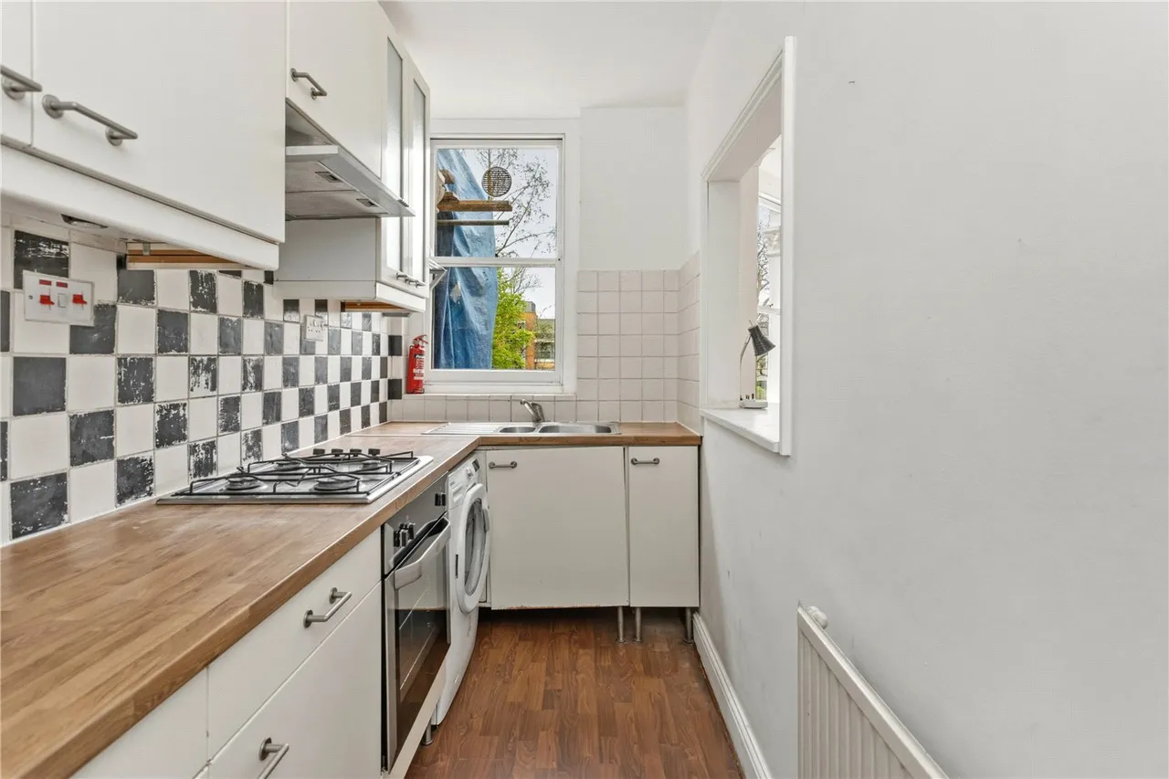 Raleigh Gardens, London, SW2, photo 7