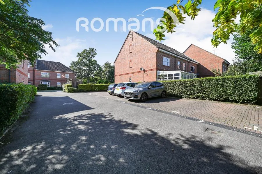 Talavera Close, Crowthorne, RG45, photo 10